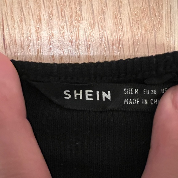 Skull crop top - Picture 2 of 2